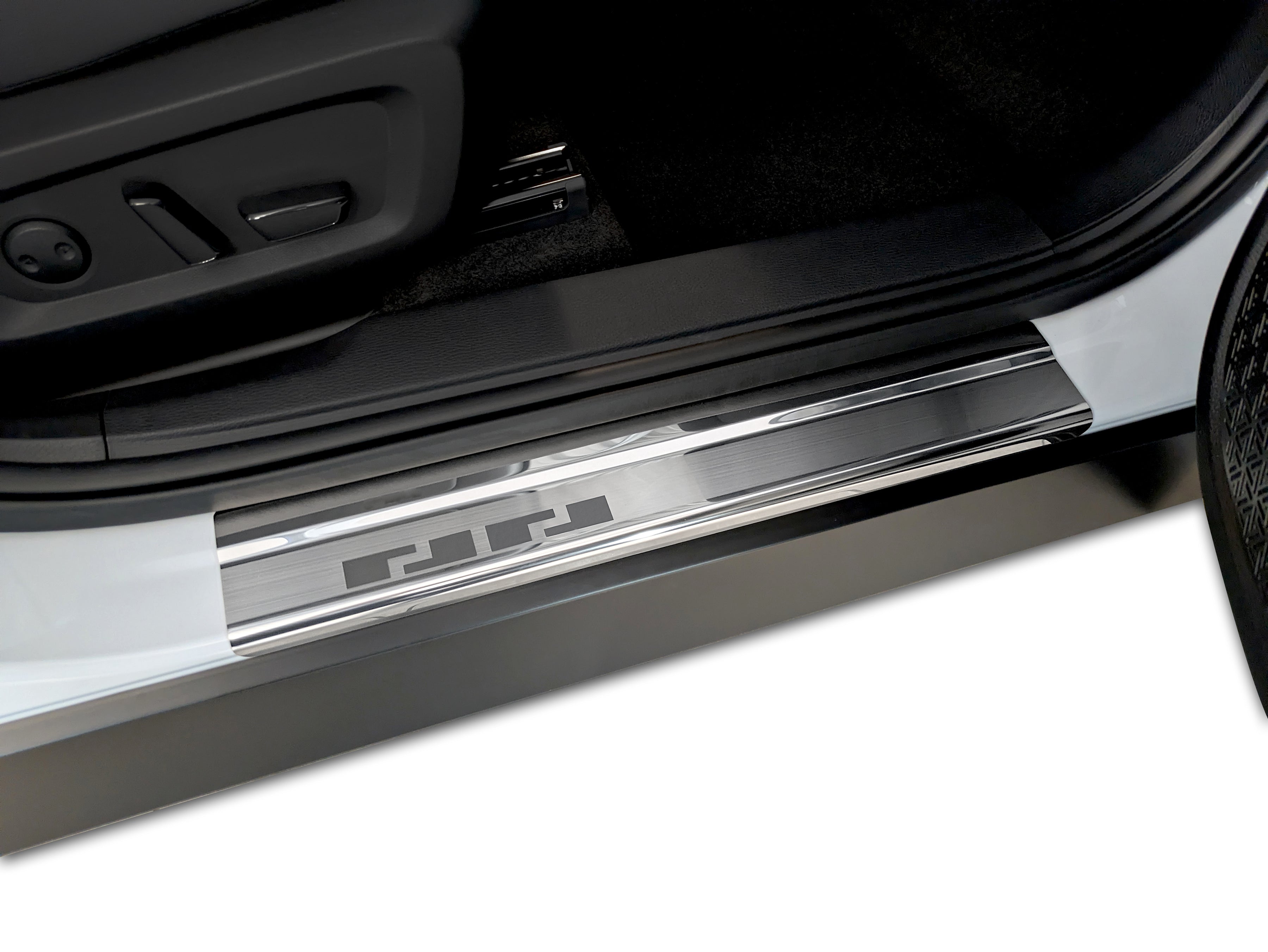 Tröskelskydd Mitsubishi Outlander IV 2025+ – rostfritt stål