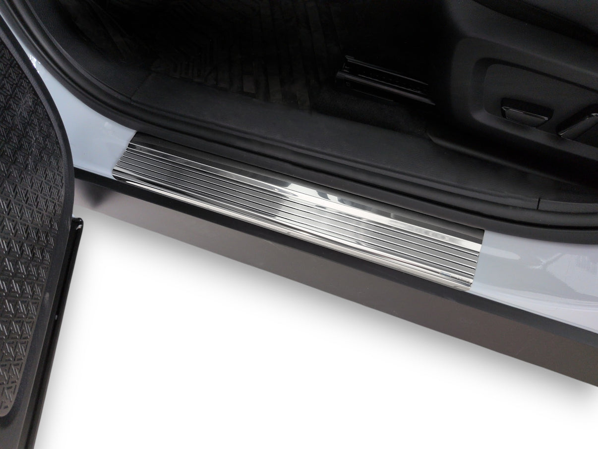 Tröskelskydd Mitsubishi Outlander IV 2025+ – svart stål – bild 2