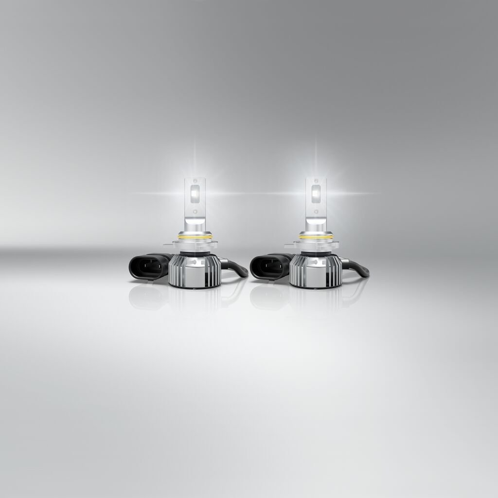 förpackning och medföljande tillbehör till NIGHT BREAKER LED SMART HIR2 – Street Legal – OSRAM