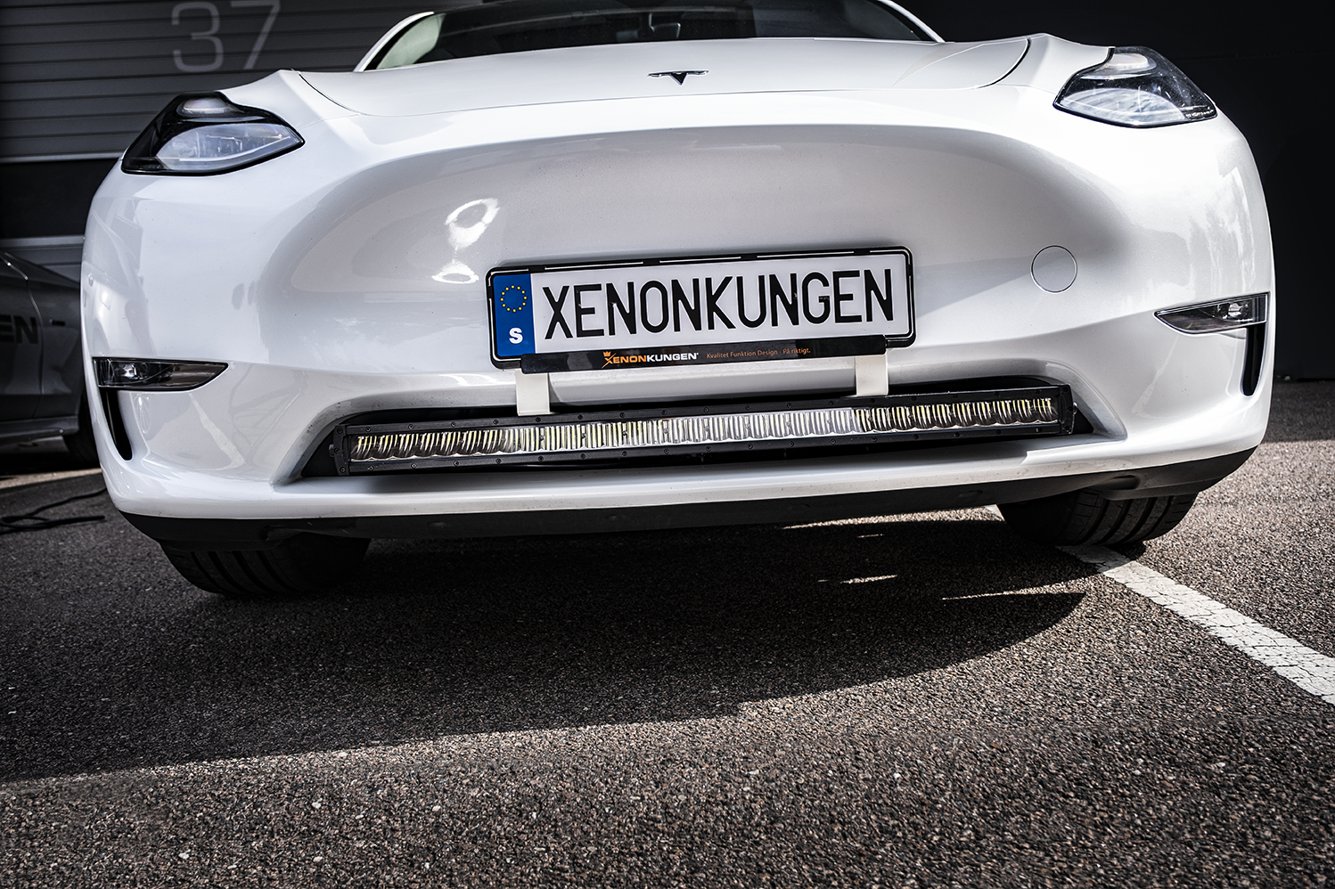 Extraljusfäste till Tesla LEDramp – Infällnadsfäste vit – tillbehör och delar | TESLA