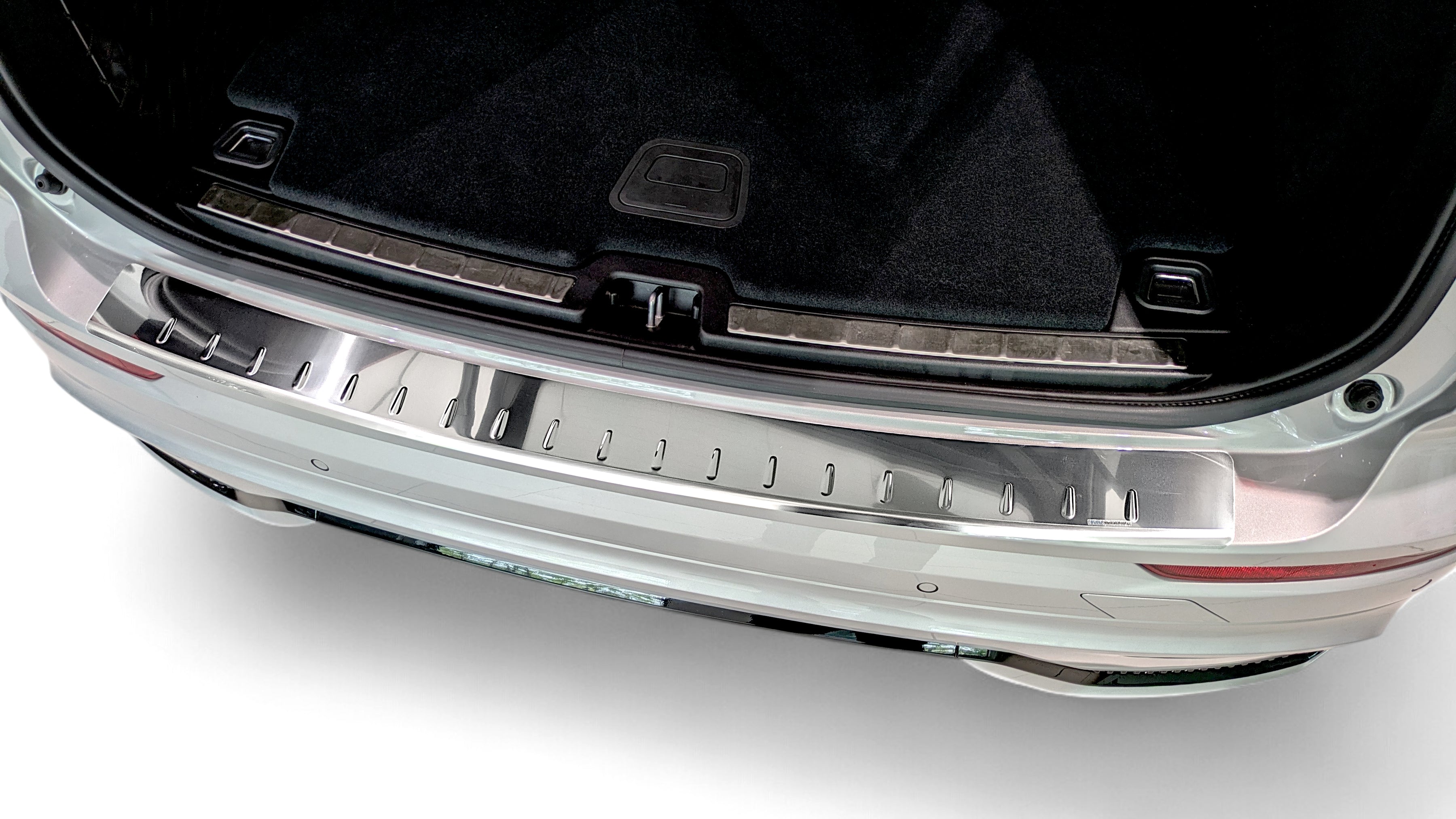 Lastskydd till Volvo XC60 II 2017+ – Krom-look