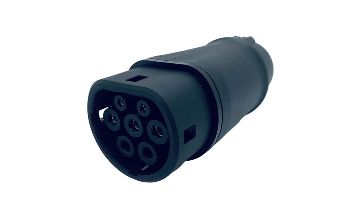 nærbillede af detaljer og materialer af Adapter Type 1 fast kabel til Type 2 230V 16A/32A – Evconnect – Evconnect