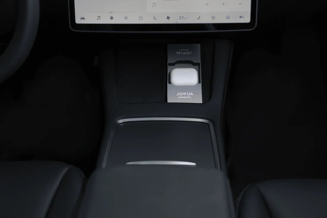 nærbillede af detaljer og materialer af AirPods holder Jowua – TESLA