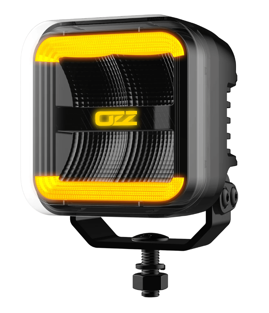 produktbillede forfra, der viser Arbejdslys SQR 3” 3500lm Flood Double Flash, OZZ Lights – OZZ