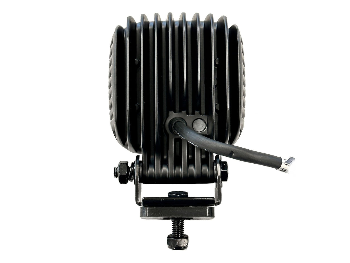 billede, der viser brugen af BriodLights TRIO Arbejdslys med blitzlys - 60W - Briodlights