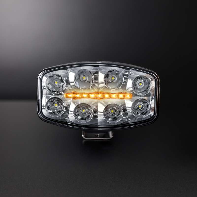 Ekstra lys Strands Lighting Division Delta oval 6200 lm hvidt positionslys - produktbillede forfra | Strands Lysafdeling