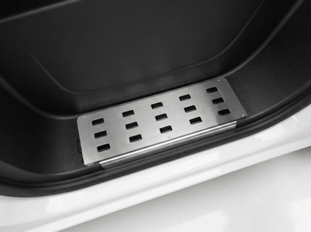 Fotstegsskydd till Renault Master IV 2024+ – Aluminium - Carlevel AB - Fordon och delar > Fordonstillbehör