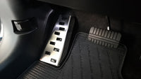 Fodstøtte venstre stål/sort polyurethan Mitsubishi Outlander III 2012–2021 - Carlevel - 
