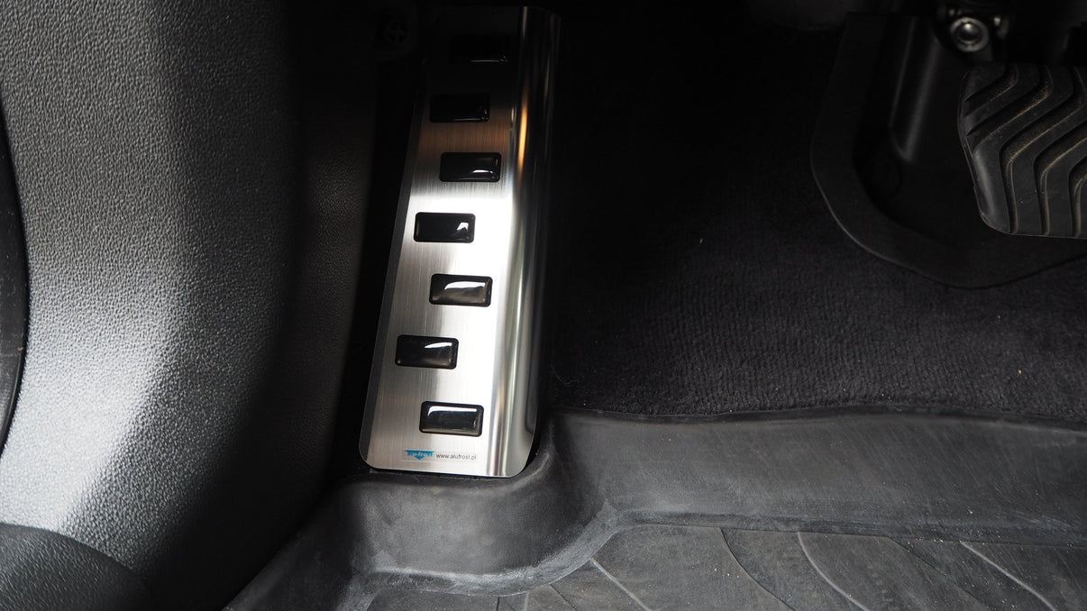 Fodstøtte venstre stål/sort polyurethan Renault Koleos II 2017–2023 - Carlevel - 