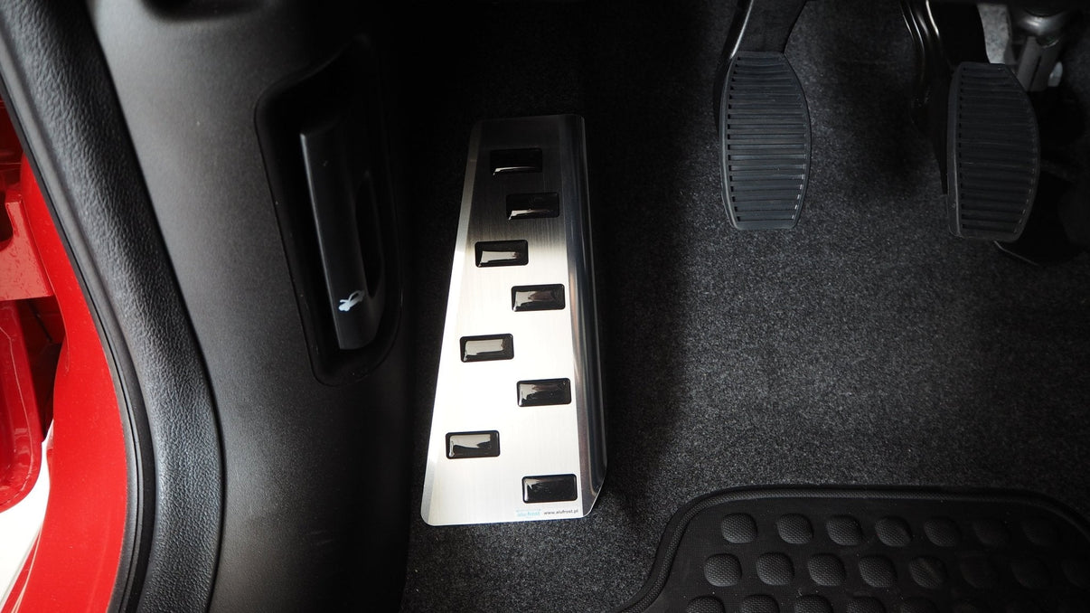 Fodstøtte venstre stål/sort polyurethan Fiat Panda III 2012+ - Carlevel - 