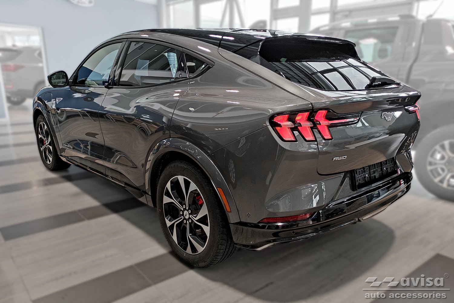 Fotstöd Ford Mustang Mach-E 2020+ – Silver satin | AVISA - Carlevel AB - Fotstöd