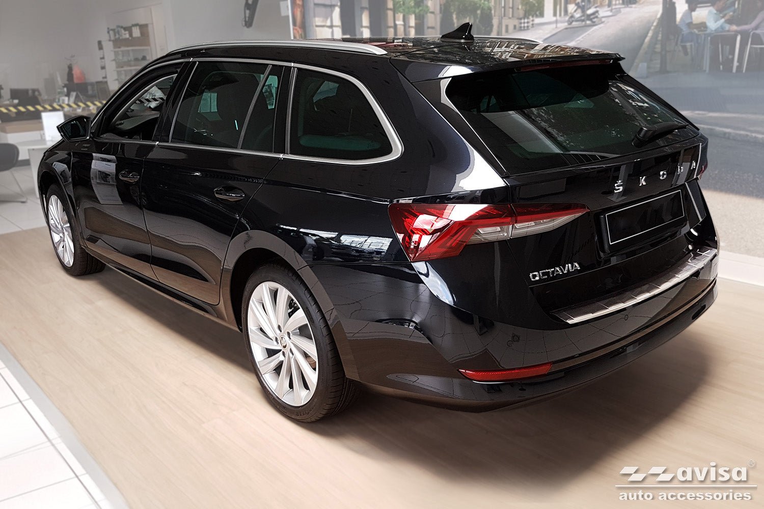 Fotstöd Skoda Octavia IV liftback/ Kombi 2019–2024 facelift 2024+ – Silver satin | AVISA - Carlevel AB - Fotstöd