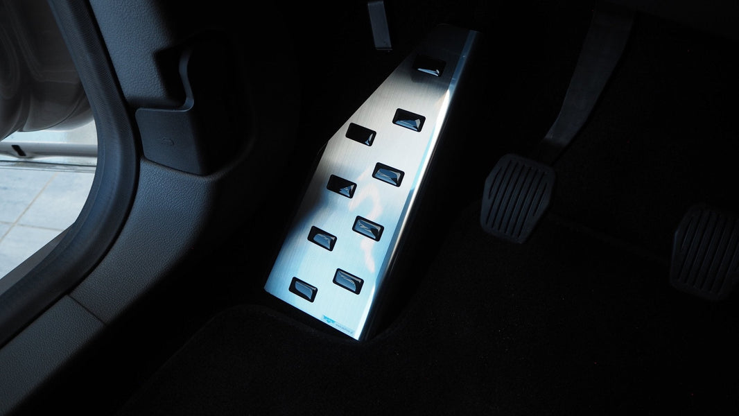 Fodstøtte venstre stål/sort polyurethan Ford Tourneo Connect II 2013–2022 - Carlevel - 