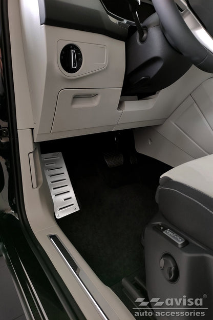 Fotstöd Volkswagen Tiguan II 2015–2020, facelift 2020+ m.fl. – Silver satin | AVISA - Carlevel AB - Fotstöd