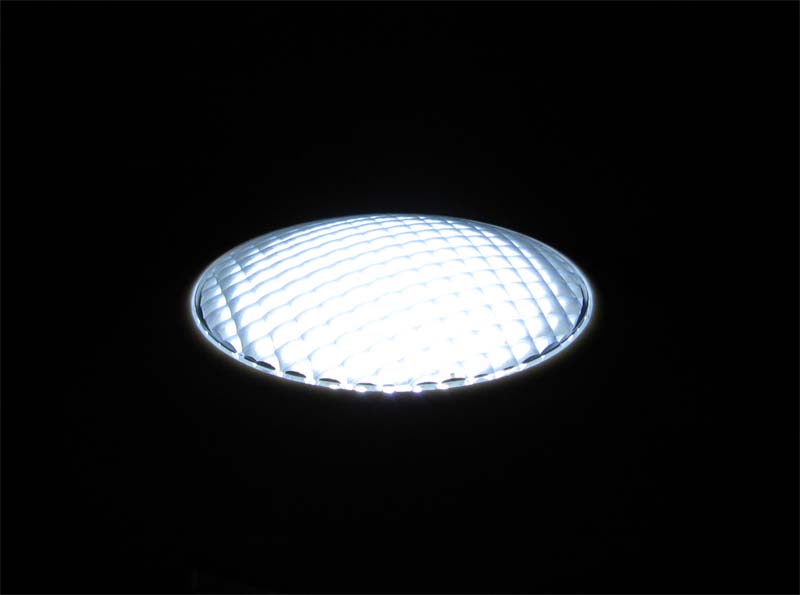 sidebillede, der viser profil og design af interiørlampe Ø143mm - Guld - LEA