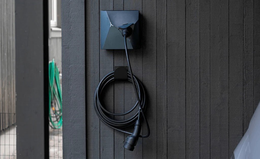 Ladekabel Kabelholder rustfrit stål - Vægmontering Evconnect - i brug | Evconnect