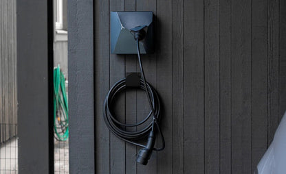 Ladekabel Kabelholder rustfrit stål - Vægmontering Evconnect - i brug | Evconnect