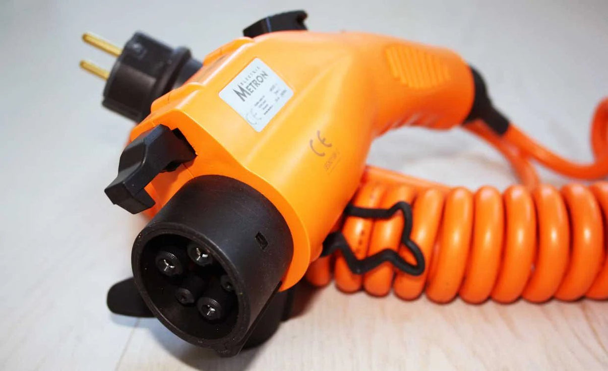 Ladekabel Mode 2 Type 1 6-16A spiral Evconnect - bærbar EV-oplader 230V Schuko - produkt set fra siden | Evconnect