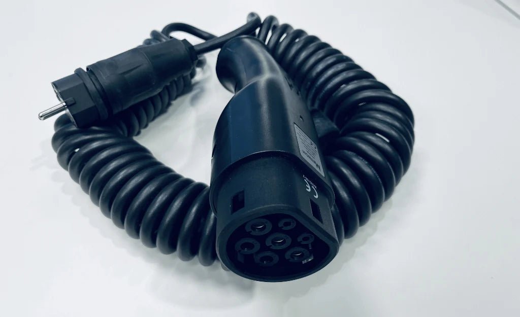 Ladekabel Mode 2 Type 2 6-16A spiral Evconnect - bærbar EV-oplader 230V Schuko - produktbillede forfra | Evconnect
