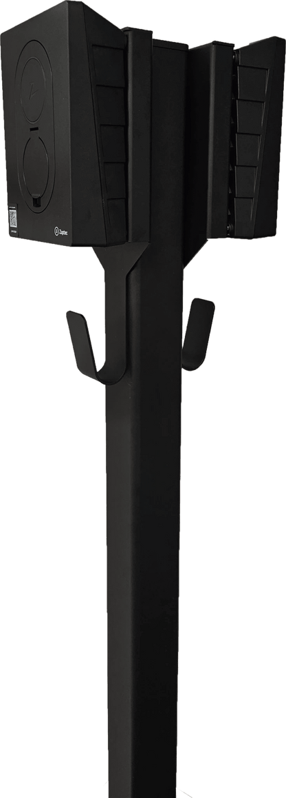 Ladestolpe S-Line Base til Zaptec Go - 2-vejs - Sort - Kabelophæng - 25 mm² - i brug | S-Line