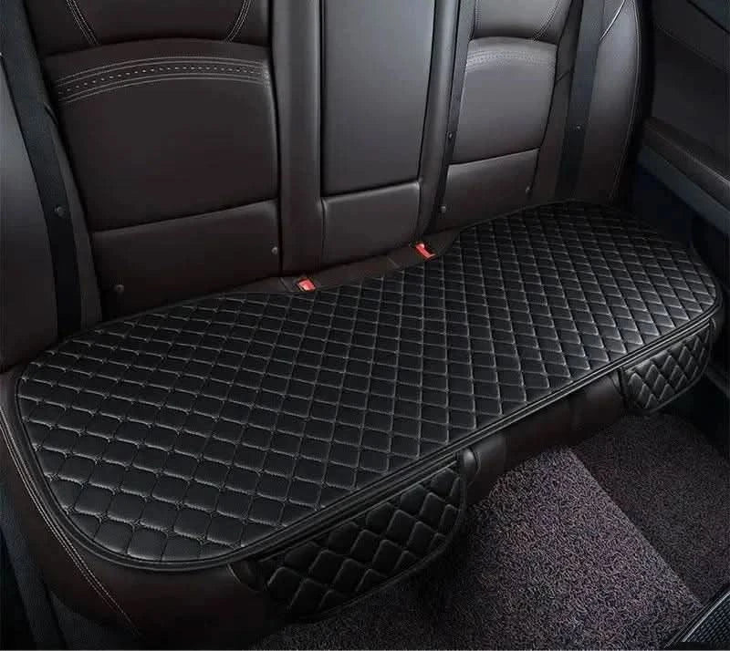 Bilovertræk til bagsædet med lang beskyttelsesmåtte - Hudvenligt materiale og guldbroderet design - Carlevel - 