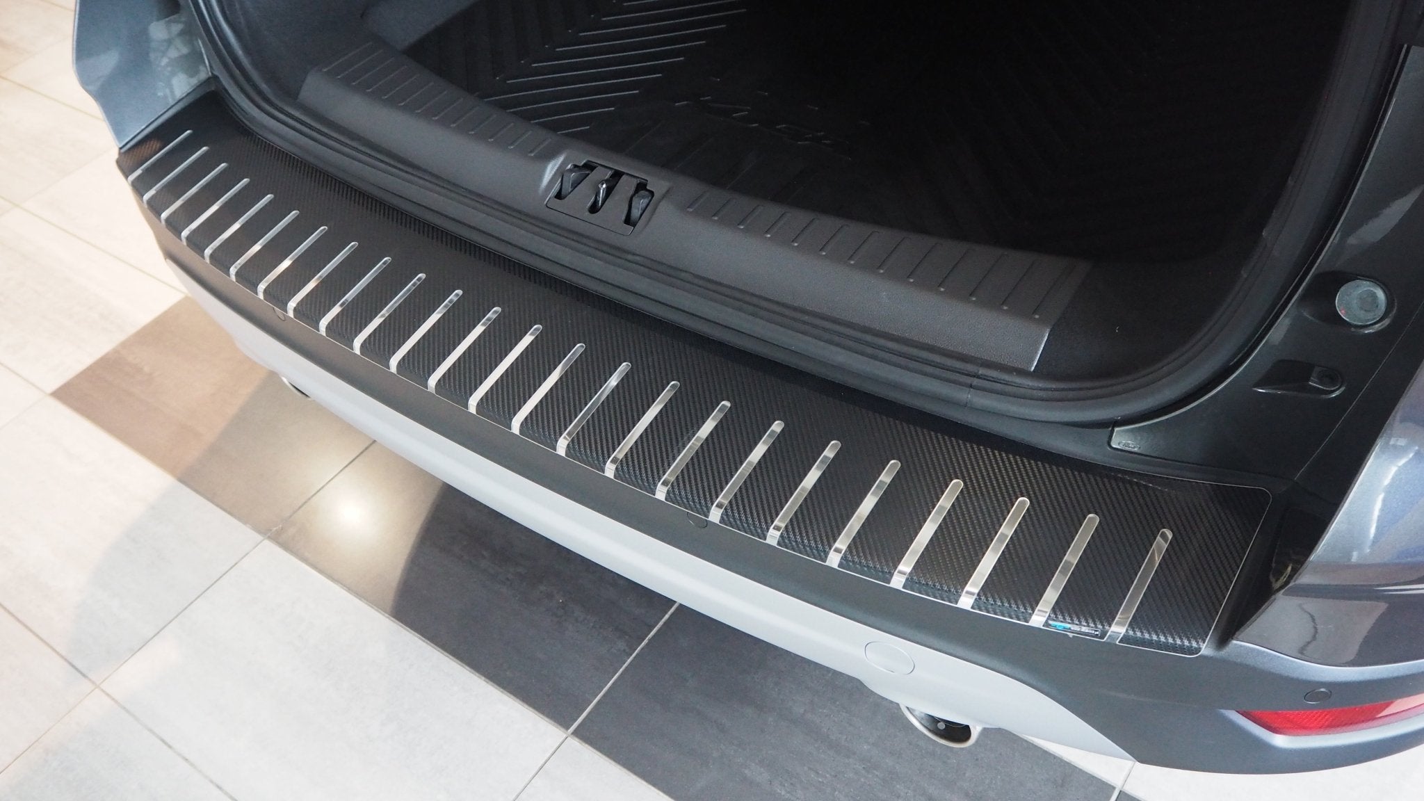 Lastdæksel stål/kulfiber Ford Kuga II FL 2016–2019 - Carlevel - 