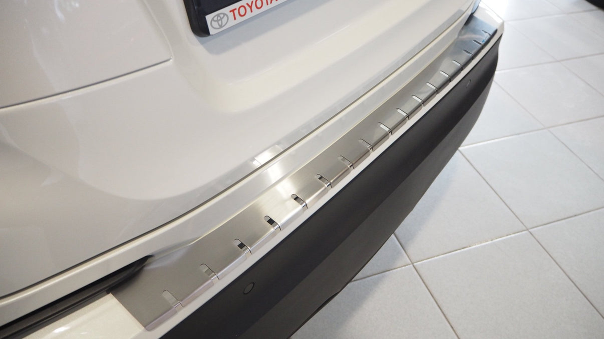 Lastskydd till Toyota C-HR 2016–2023 – Rostfritt stål - Carlevel AB - Fordon och delar > Fordonsdelar > Karossdelar > Stötfångare