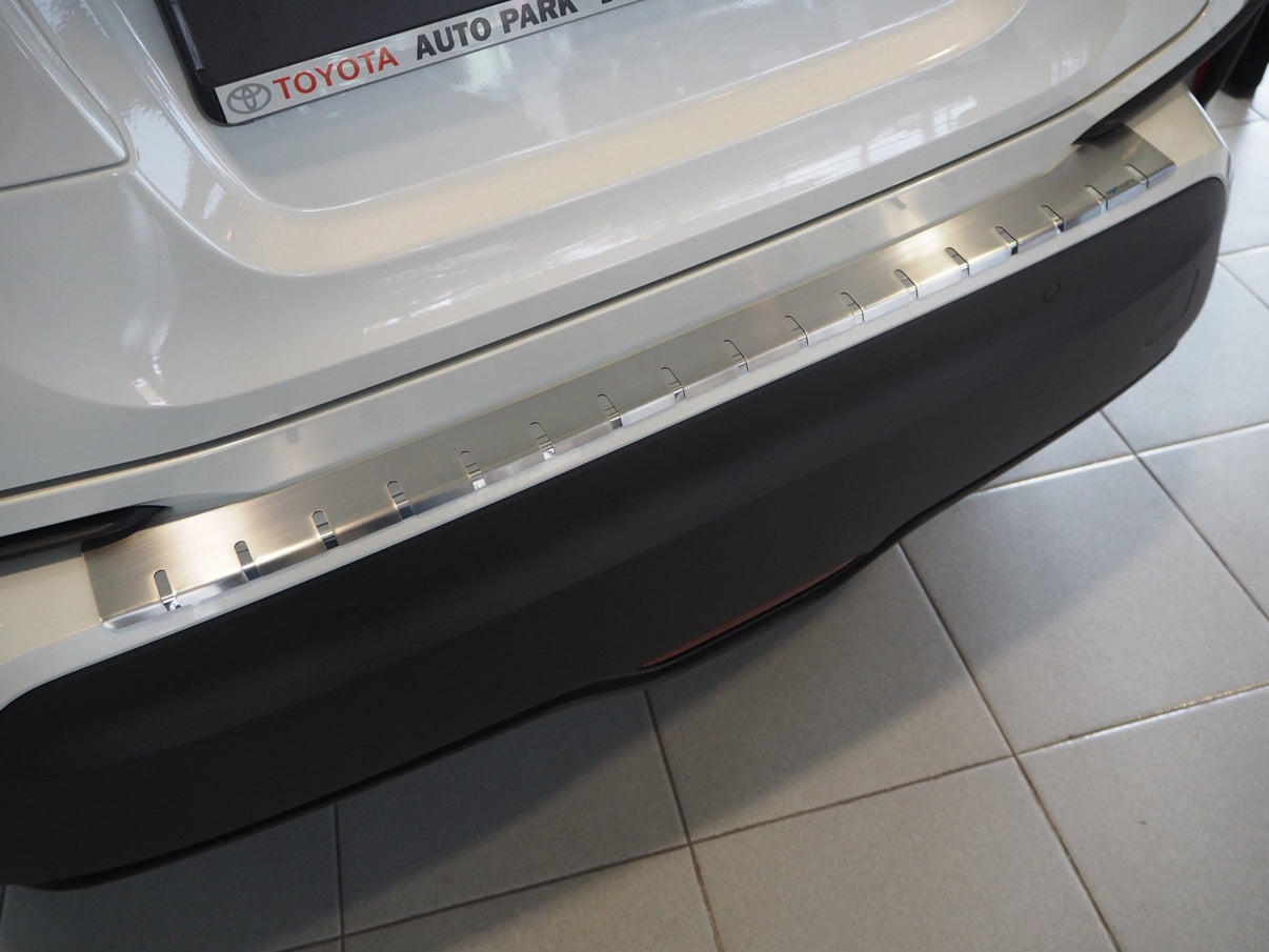 Lastskydd till Toyota C-HR 2016–2023 – Rostfritt stål - Carlevel AB - Fordon och delar > Fordonsdelar > Karossdelar > Stötfångare