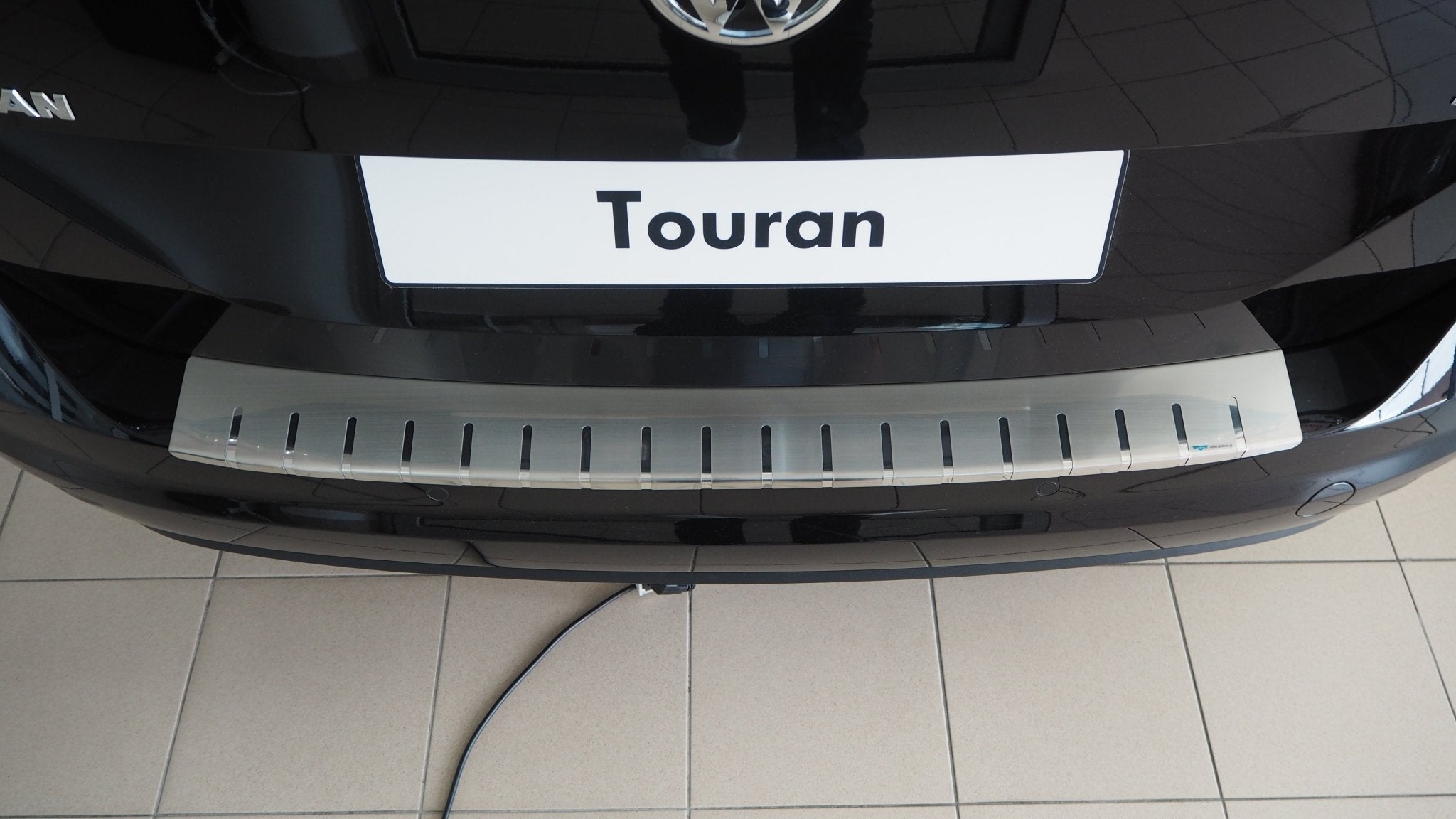 Bagageafdækning til VW Touran III 2015+ - rustfrit stål | Alu-Frost - nærbillede detaljer | Alu-Frost