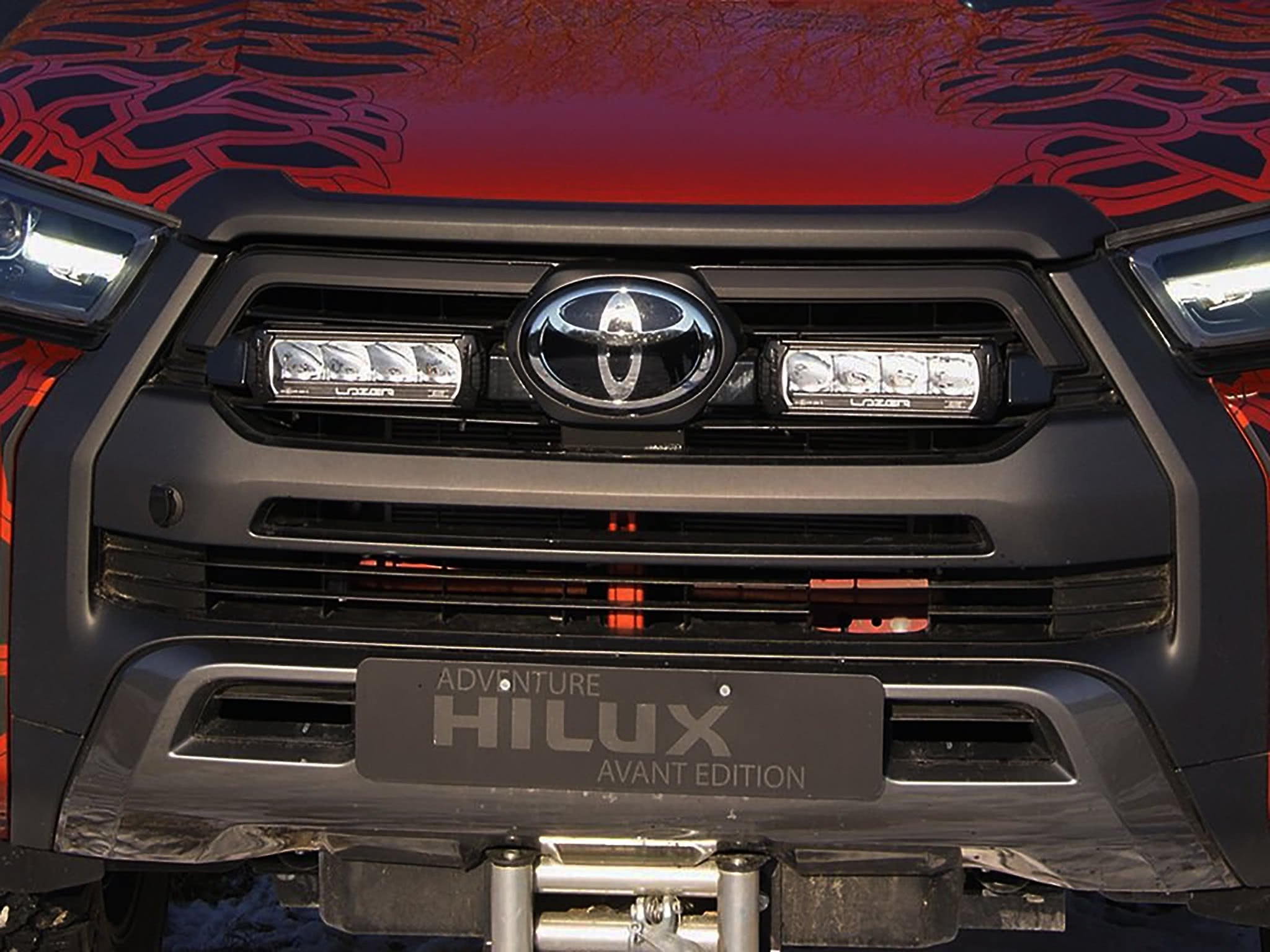 Lazer LED-rampesæt Toyota Hilux InvX 2021+ 2xTriple – R750Elite – Produktbillede set forfra | Laser