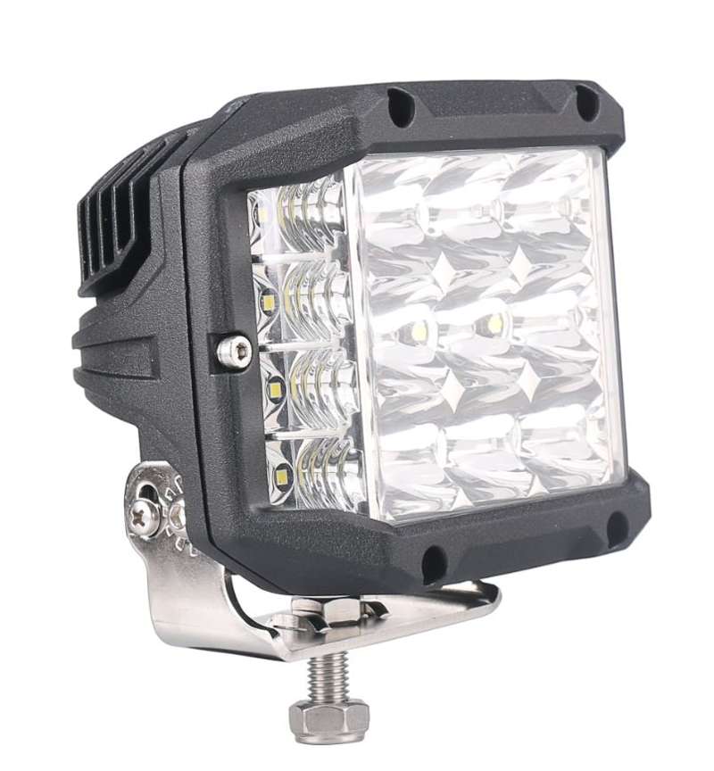 LED rampe Strands Lighting Division Side Shooter XL 5″ 4548 lm – 140° combo kompakt – i brug | Strands Lysafdeling