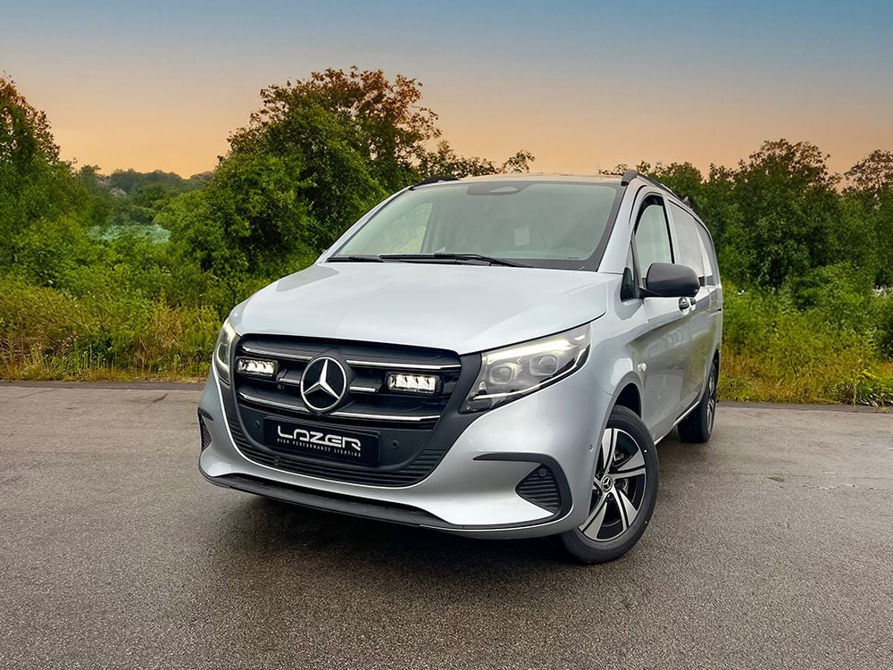 sidebillede, der viser profil og design af LED-rampesæt Triple – R 750 Elite Mercedes Vito 2024+, Lazer – Lazer