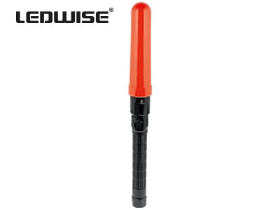 Ledwise Recon 330 Lommelygte genopladelig - i brug | LEDWISE