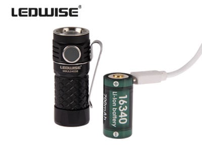 billede, der viser brugen af Ledwise Rogue lommelygte - LEDWISE