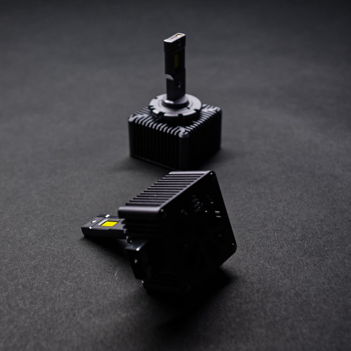 sidovy som visar profil och design av APOLLO D4S – LUXTAR