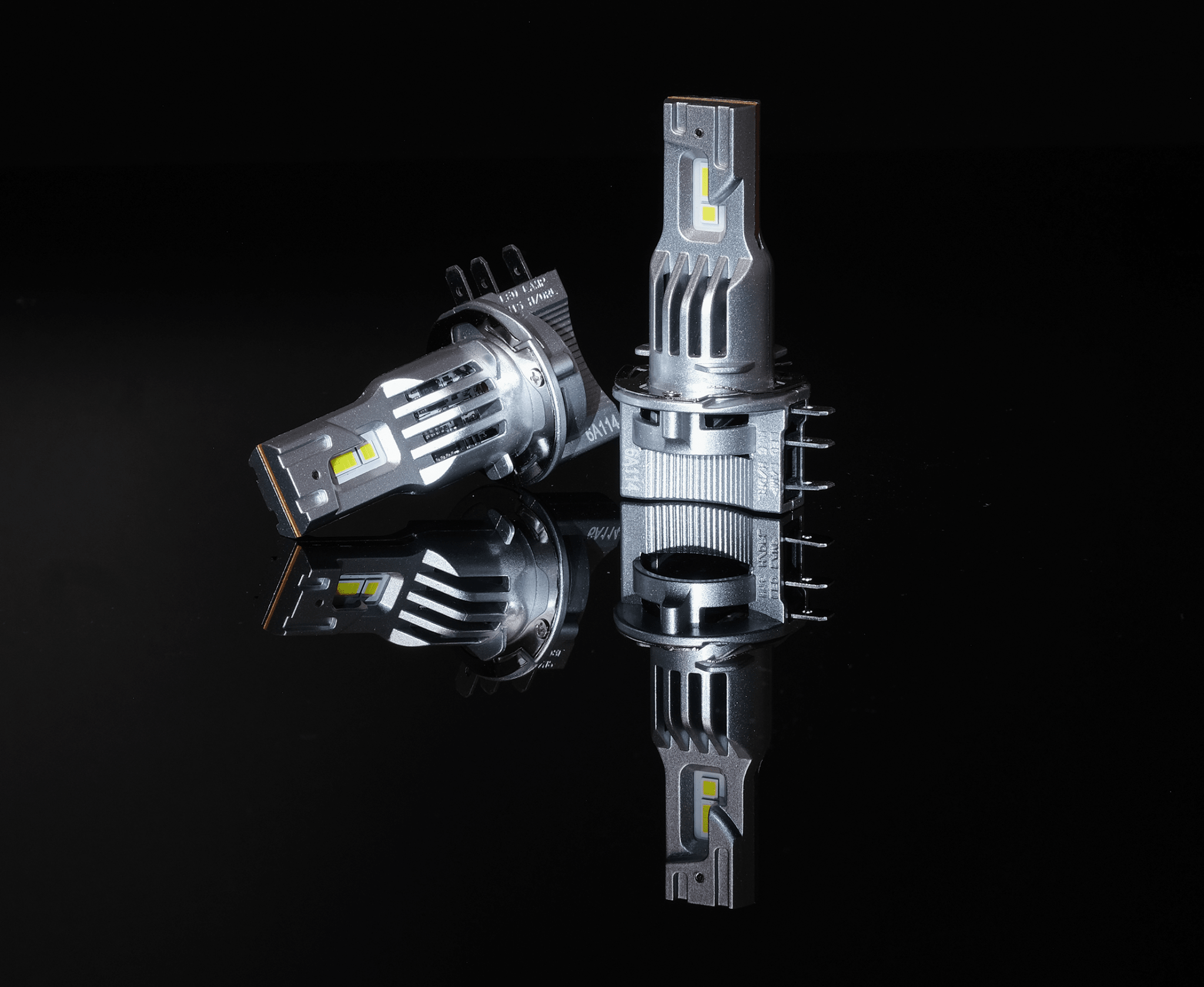 LED-lampe H15 Skywarp – 4500 lm (High Beam) / 2100 lm (DRL) – 45W (High Beam) / 20 W (DRL) – LUXTAR – produkt set fra siden