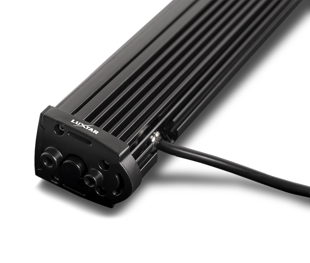 emballage og tilhørende tilbehør til LUXTAR LED rampe X16 Black Edition 160W 47cm – LUXTAR