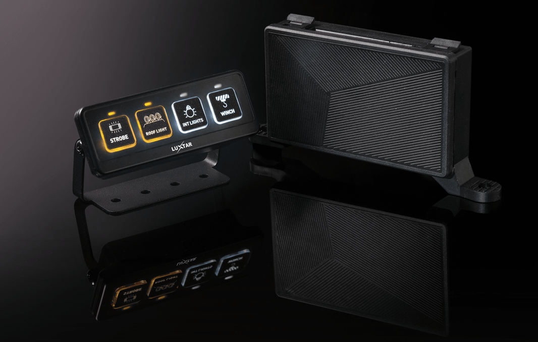 Switch Panel – 4 Channel – 12-24V DC – 2026-12-24 00:00:00 – LUXTAR – produktbild framifrån | LUXTAR