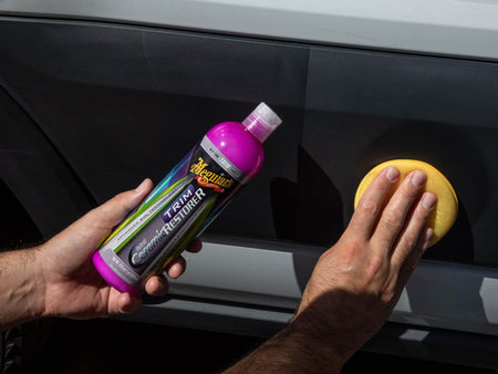 produktbillede forfra, der viser Meguiar's Hybrid Ceramic Trim Restorer – Meguiar's