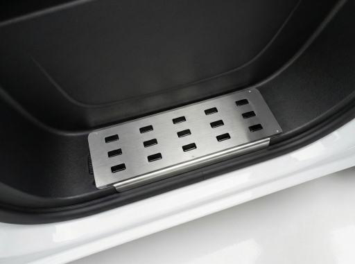 Trinbrætter til Renault Master IV 2024+ – Aluminium