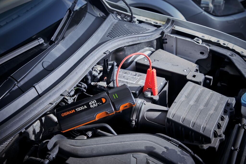 BATTERYjumpstart 1500 OJS030 - produkt set fra siden | OSRAM