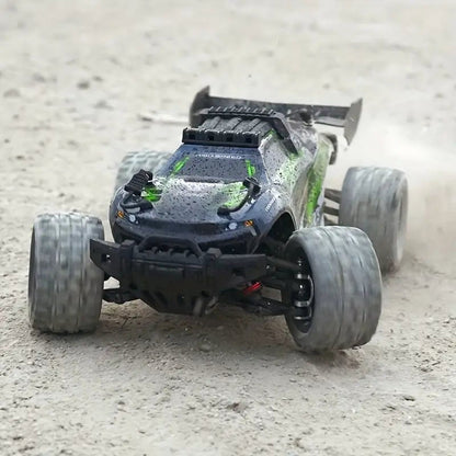 Radiostyret terrængående køretøj 4WD 35 km/t - Trinløs hastighed, PVC-skal, 8+ - Produkt set fra siden | Carlevel