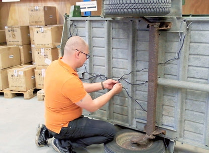 emballage og medfølgende tilbehør til Trailerpakke 190 – 250cm (belastningslængde) – Plug – n – Play – LEA
