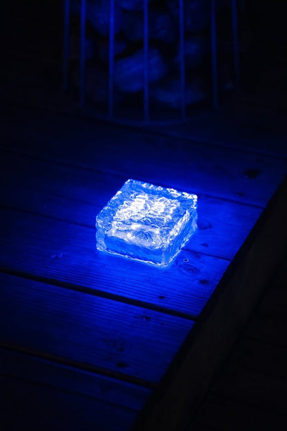 emballage og tilhørende tilbehør til Solar lampen The Cube – Xenon King