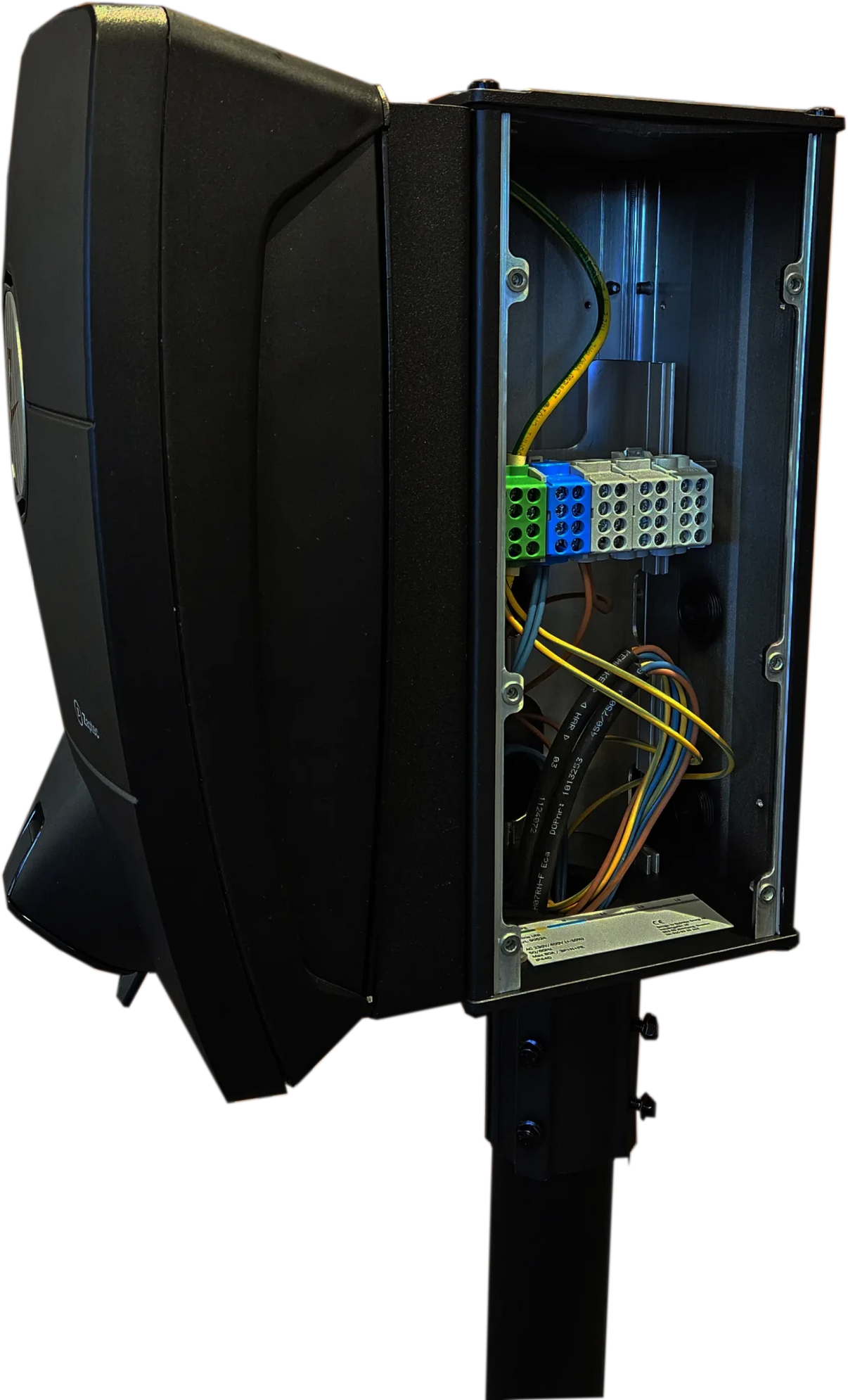 Stangmontering 60 mm 2-vejs S-Line UNI BAS IP44 IK10 - til Easee DEFA Zaptec Pro - i brug | S-Line