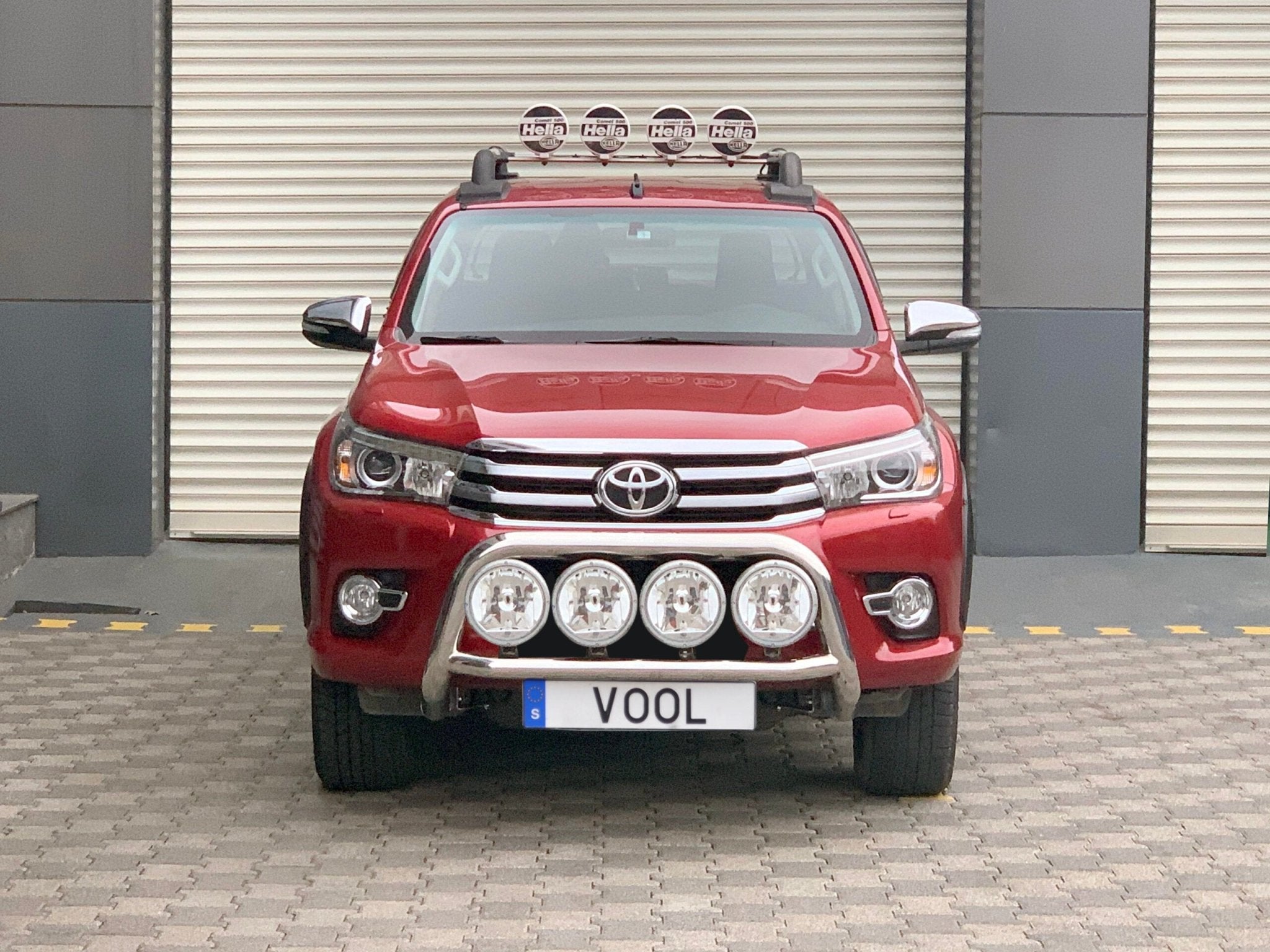 LARGE QUADRO 76MM frontbue - Toyota Hilux 2016 - 2018 - Produktbillede forfra | ANDET