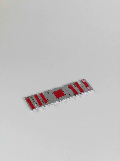 billede, der viser brugen af Tesla Plaid Emblem/Badge Silver - TESLA
