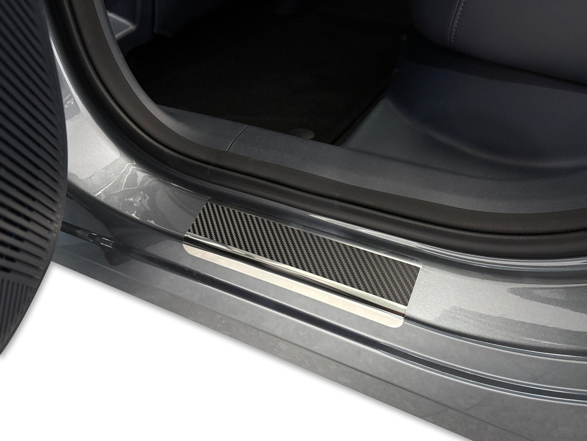Tröskelskydd Geely EX5 2025+/Geely Starray EM-i 2025+ – Kolfiberlook - Carlevel AB - Fordon och delar > Fordonsdelar > Karossdelar