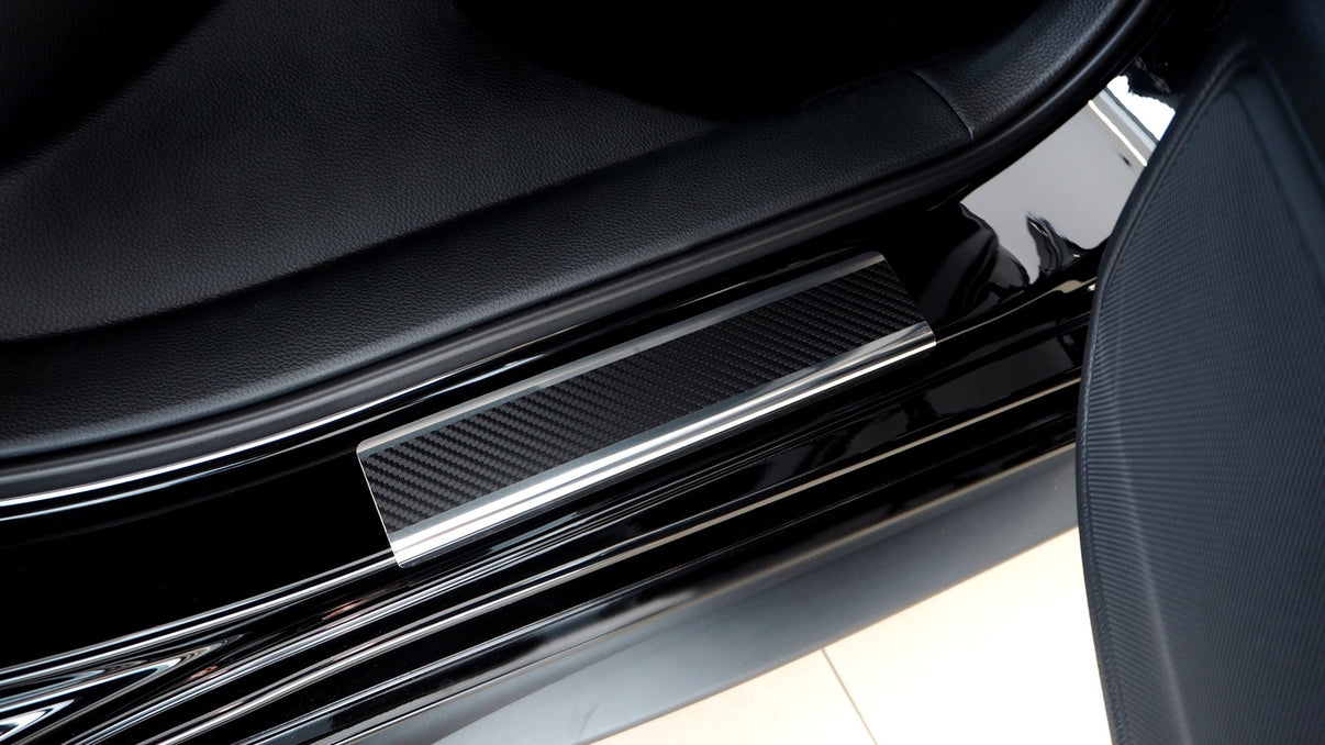 Tröskelskydd Honda Civic XI 5D 2022+ – kolfiber-look - Carlevel AB - Fordon och delar > Fordonsdelar > Karossdelar