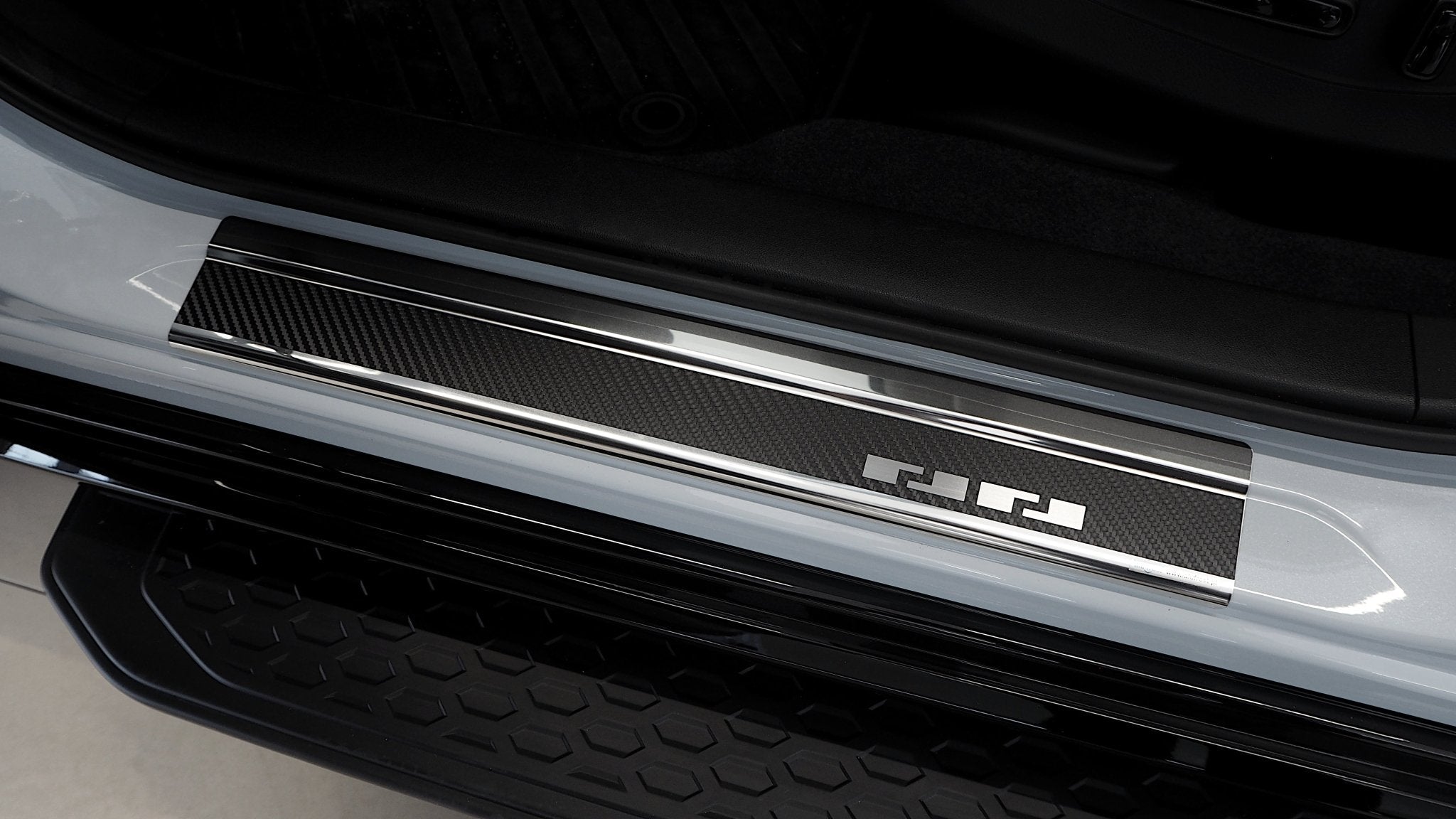 Tærskelbeskyttelse stål/kulfiber Honda ZR - V 2023+ - Carlevel - 